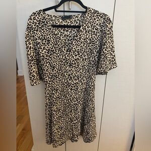 Leopard print flutter sleeve dress - US 10
